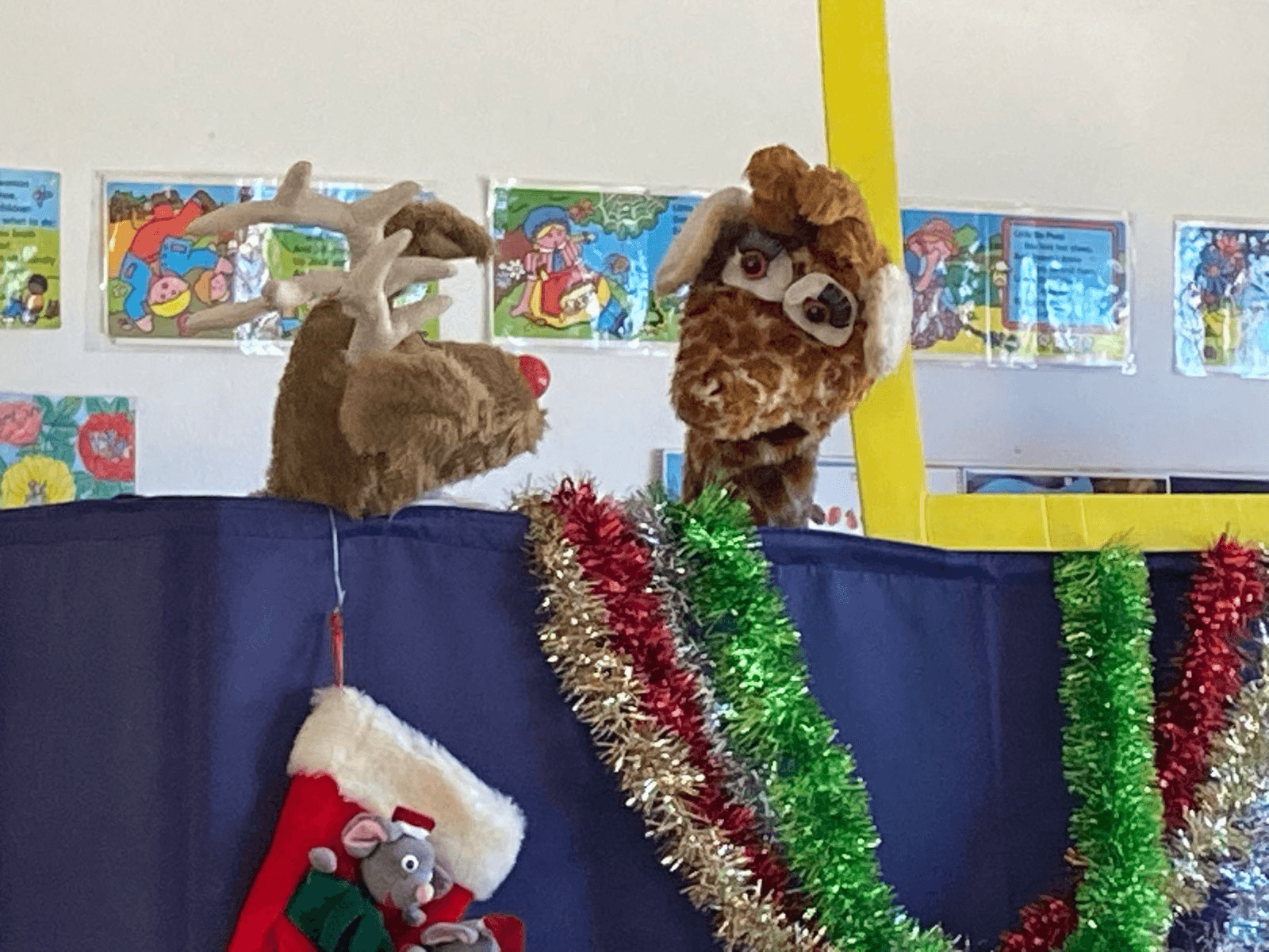 A festive puppet show for the children at Kyalami Ridge